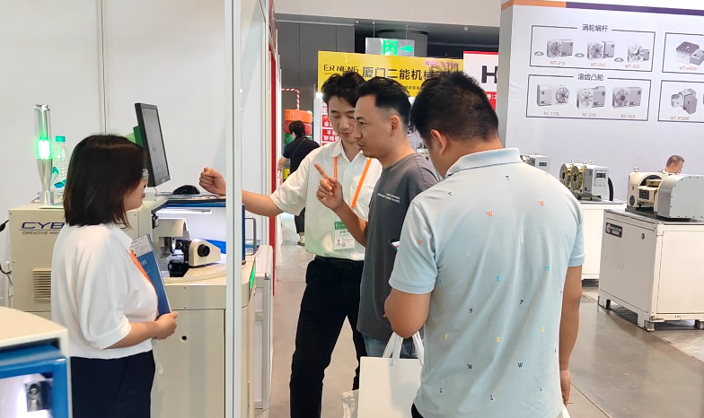 賽帕埃惜磨刀機(jī)展會(huì)現(xiàn)場(chǎng)